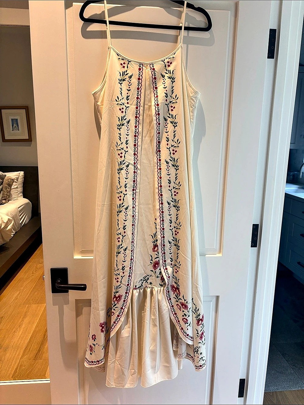 Cia.Méhnese Floral Embroidered Maxi Dress in Cream & Pink Size Medium NWT